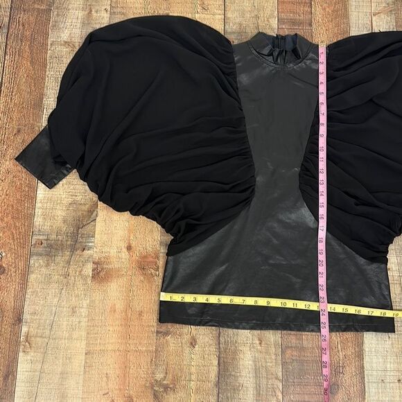 Chic Black Women's Blouse - Picture 8 of 8